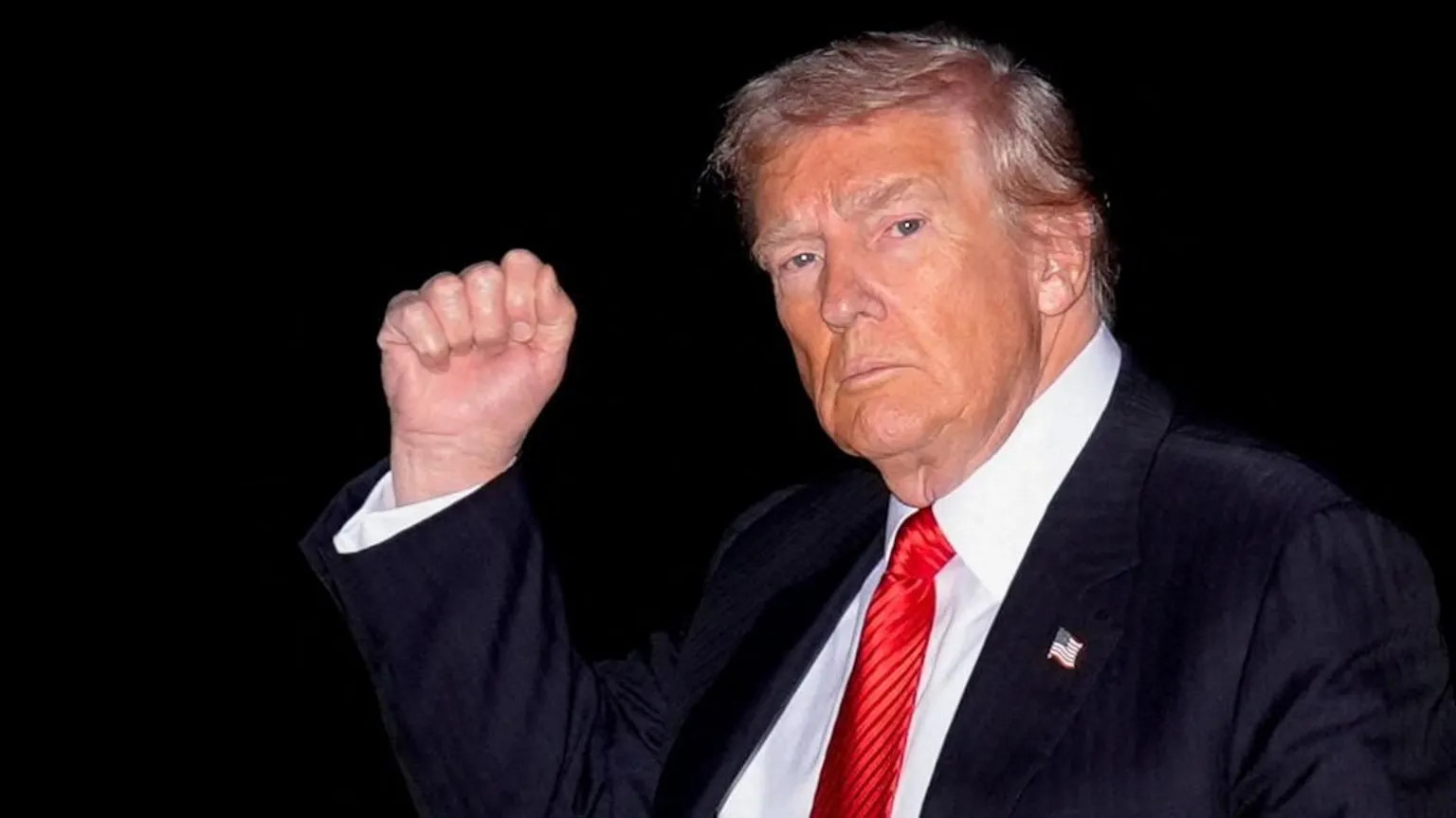 Trump dismisses Venezuela war but hints at Maduro’s uncertain future