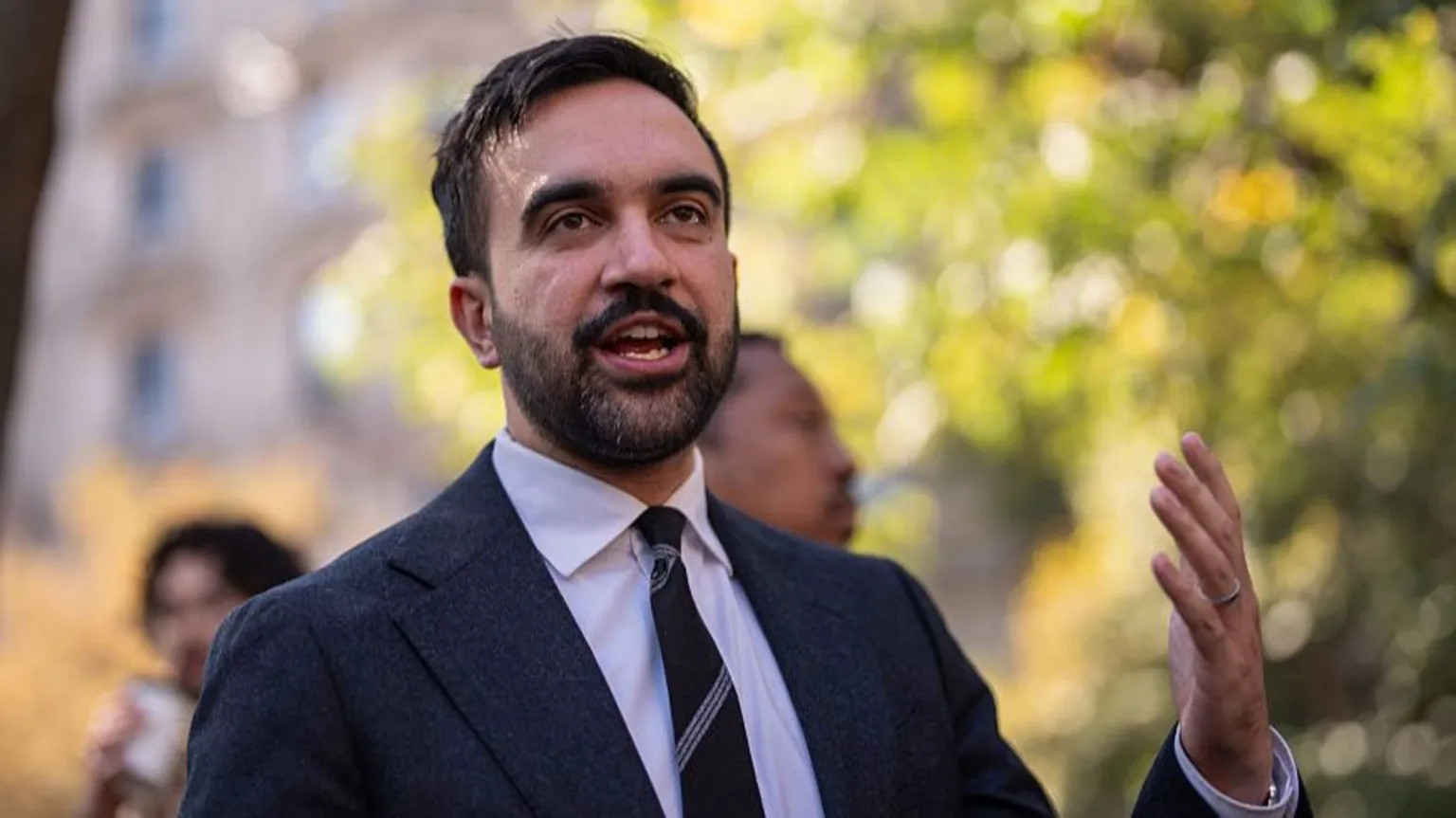 Trump backs Cuomo in NYC mayoral race, warns against ‘communist’ Mamdani