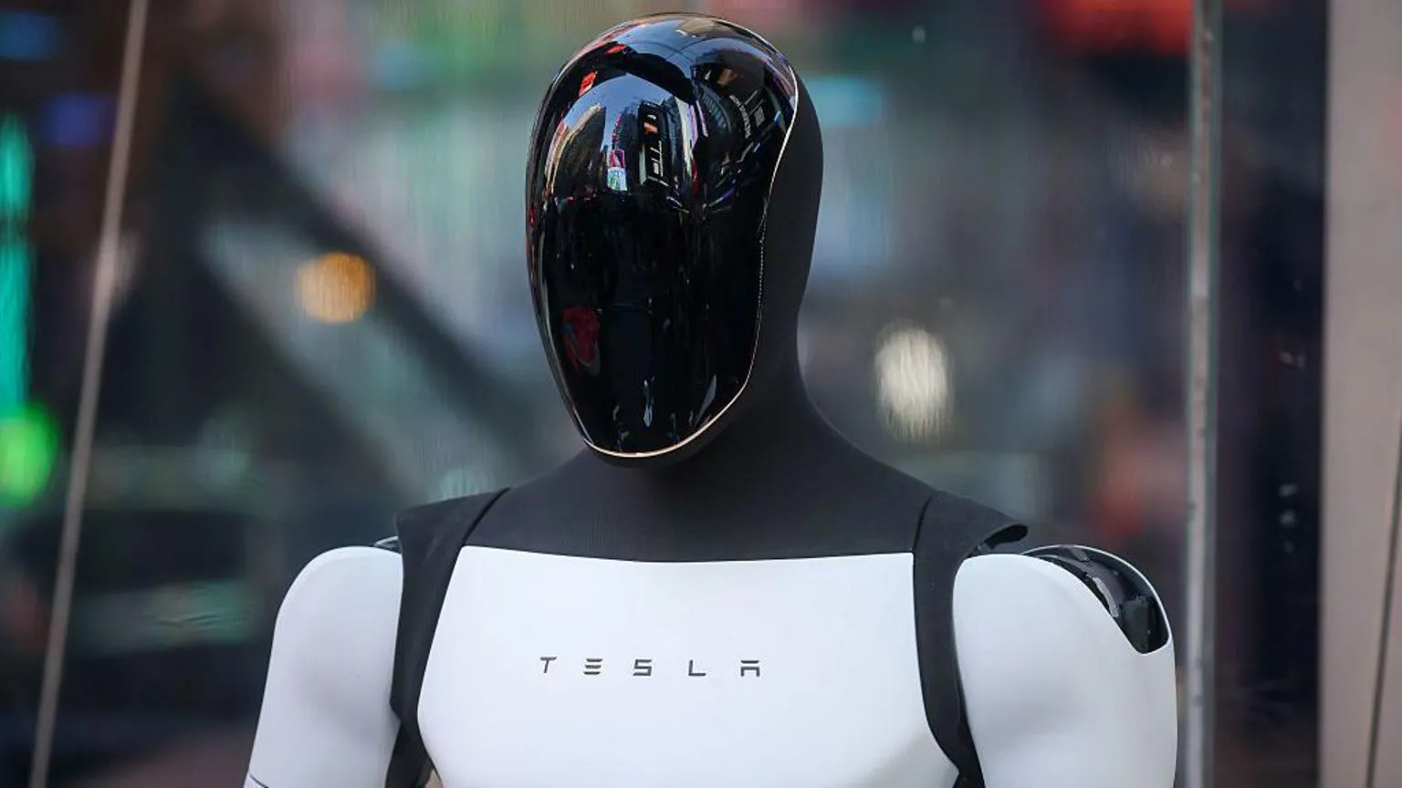 Tesla’s Optimus robot: Musk’s $1tn bet on humanoid AI divides experts