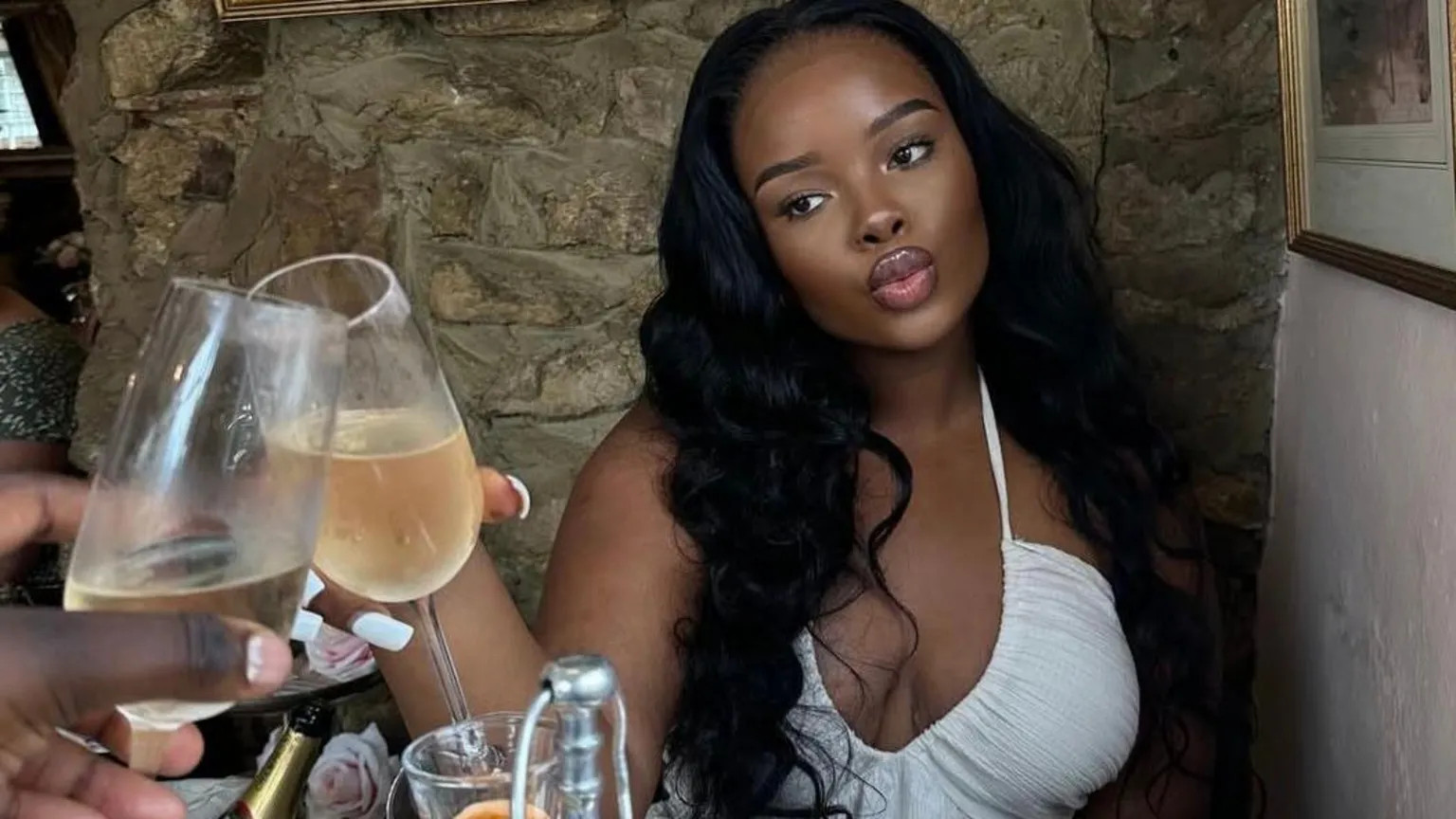 Why women are choosing not to post their partners on social media