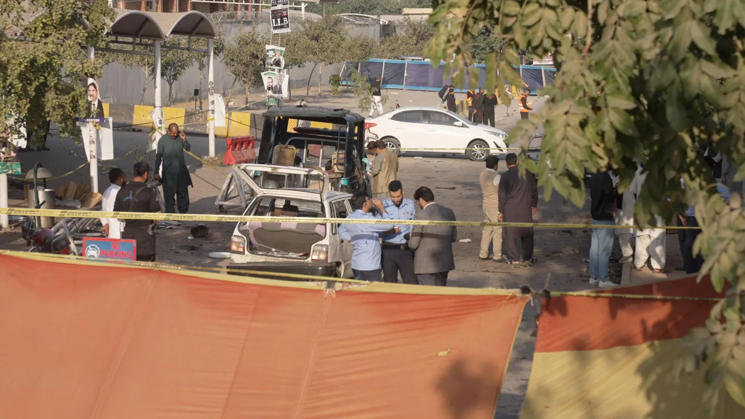 Suicide bombing outside Islamabad court kills 12, injures 27