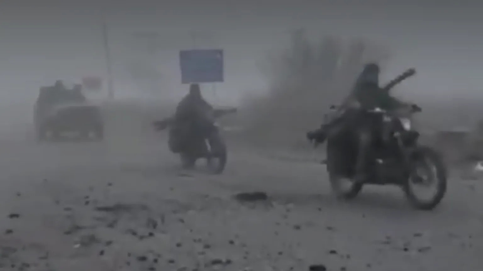 Russian forces advance in Pokrovsk under fog cover as Ukraine struggles to hold key city