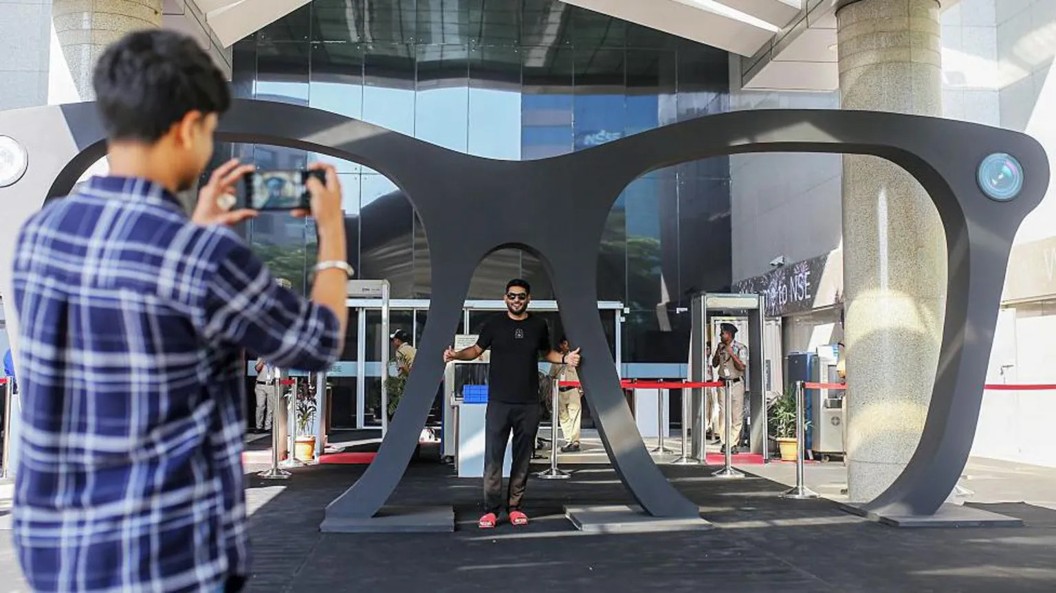 India’s start-up IPO surge continues as Lenskart, Groww debut amid valuation concerns