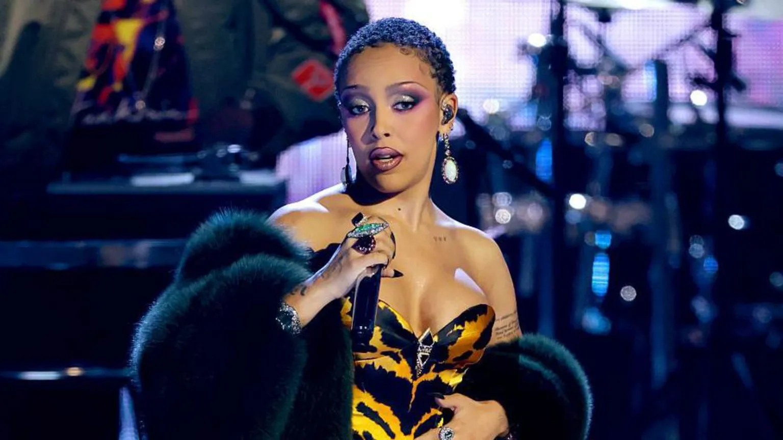 Doja Cat defends minimalist tour opener amid fan backlash