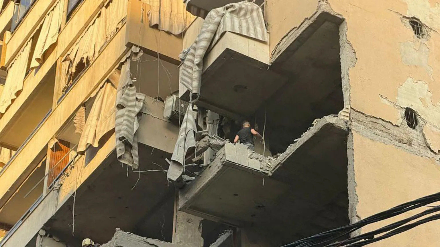 Israel kills Hezbollah’s chief of staff in Beirut airstrike, risking ceasefire collapse