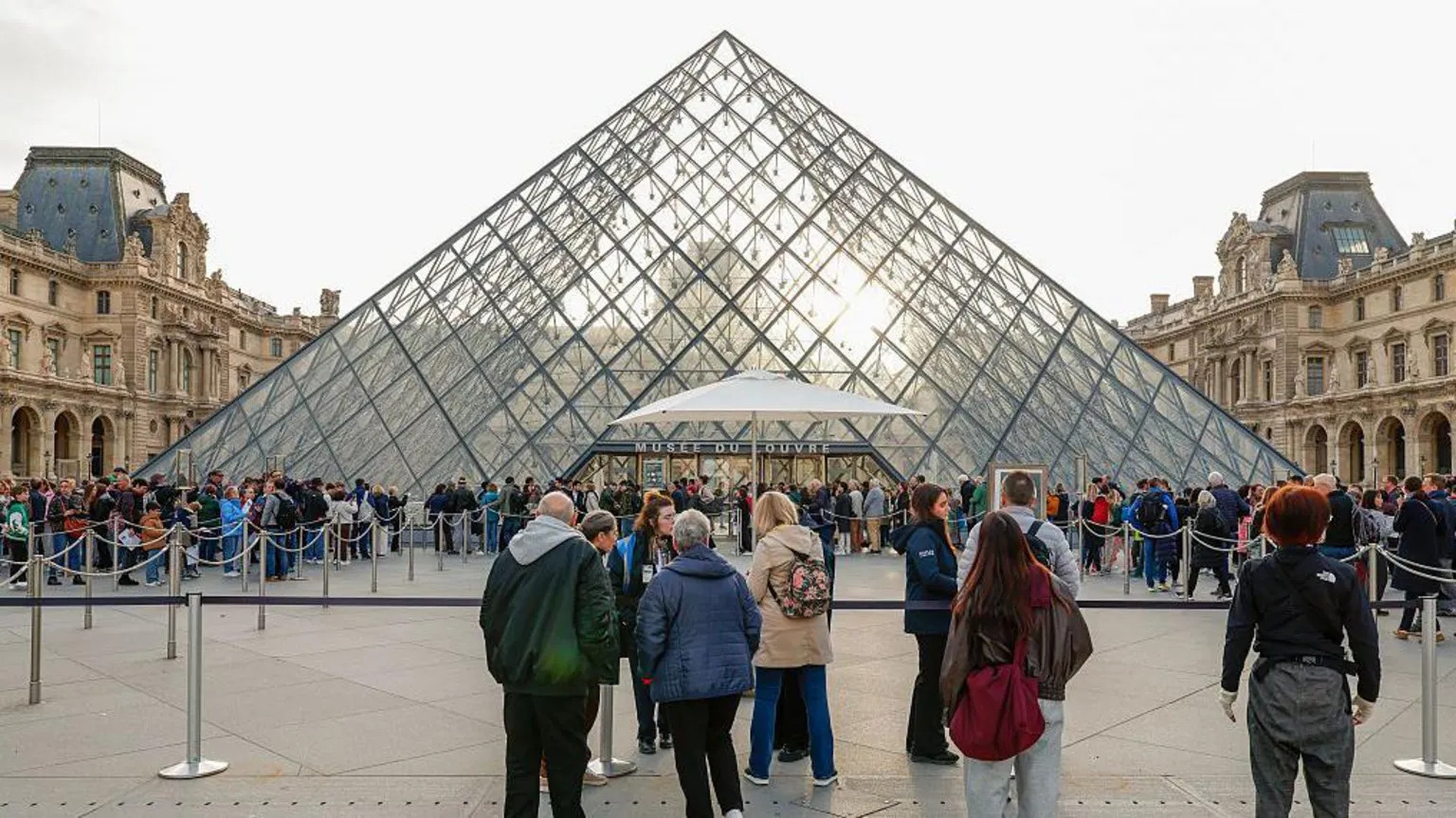 Louvre raises non-EU ticket prices by 45% to fund modernisation