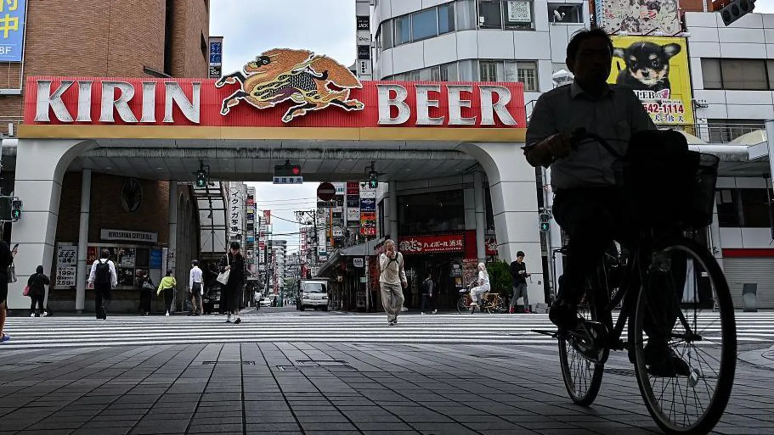 Japan suspends car licences of nearly 900 drunk cyclists under new laws
