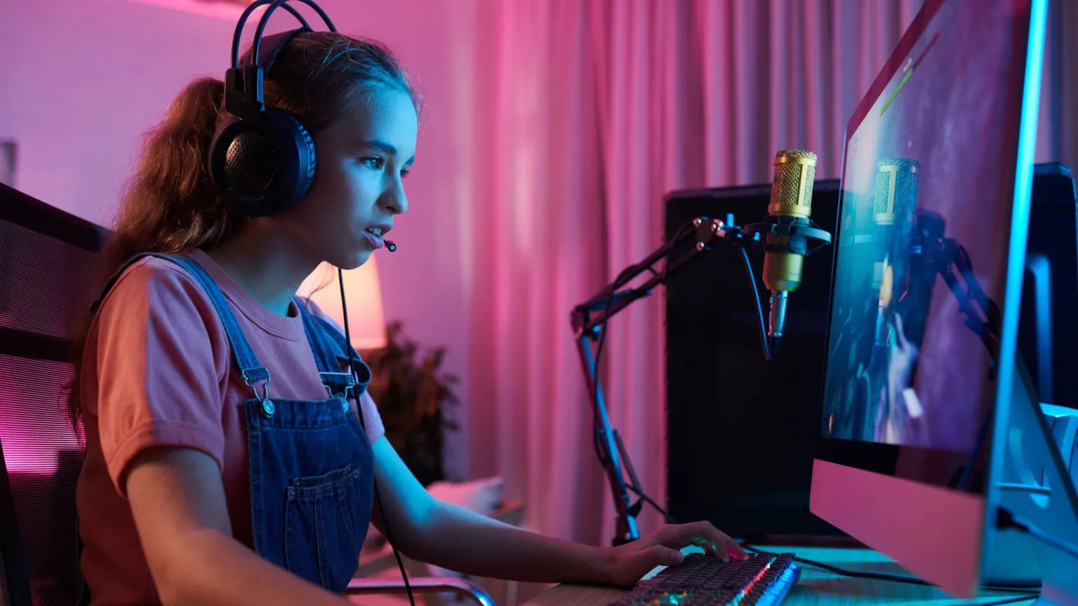 Australia's social media ban excludes gaming platforms, sparking debate