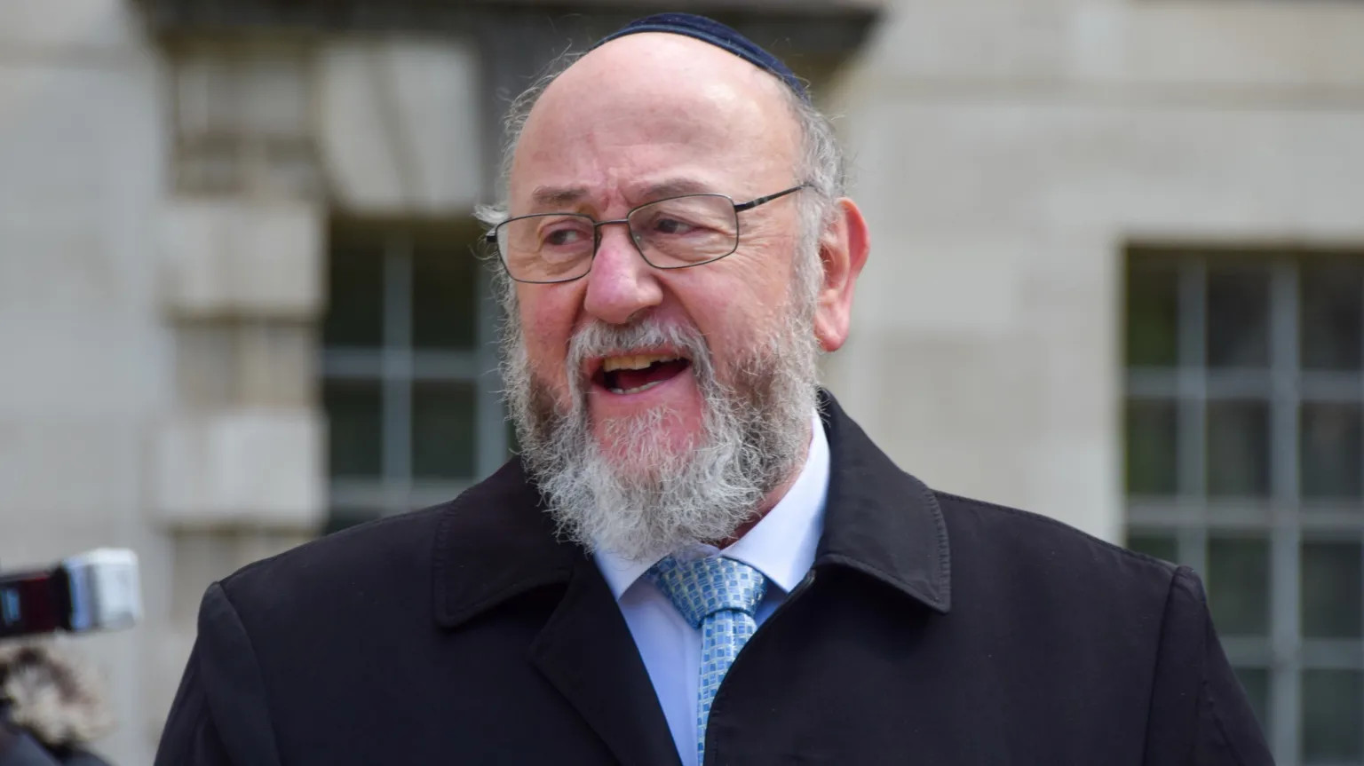 UK chief rabbi condemns Bondi Beach attack as 'murderous hatred' against Jews