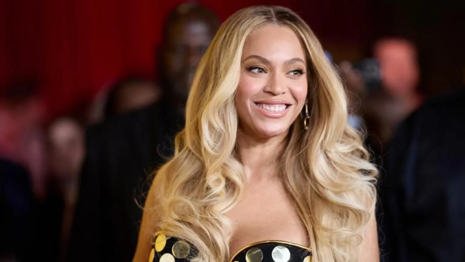 Beyoncé becomes fifth musician to reach billionaire status
