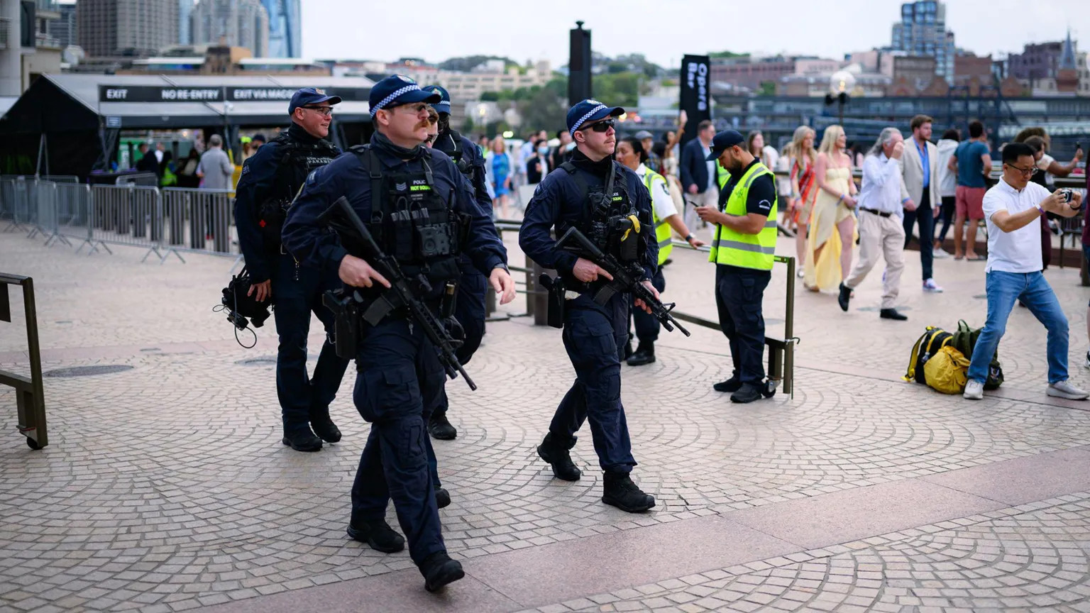 Sydney deploys 2,500 armed officers for New Year's Eve after Bondi attack
