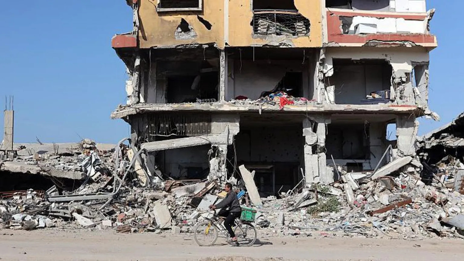 Israeli strikes kill eight in Gaza as ceasefire violations persist