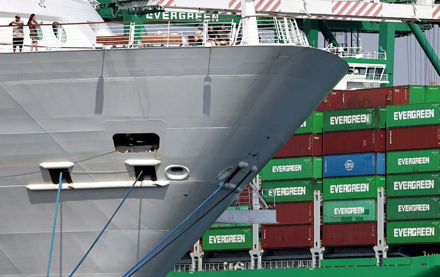 Trump warns of 'complete mess' if Supreme Court rejects his tariffs