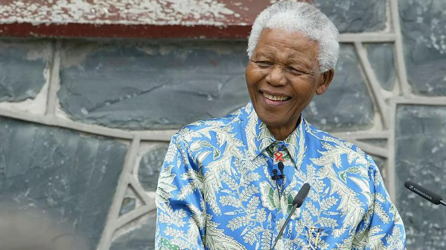 South African court allows auction of Mandela's personal items abroad
