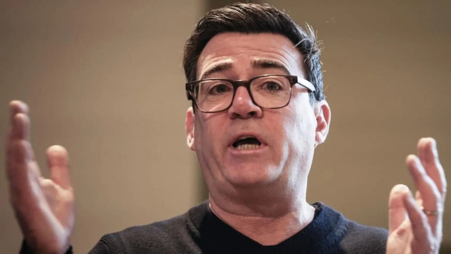 Labour MPs challenge Starmer over Burnham by-election ban