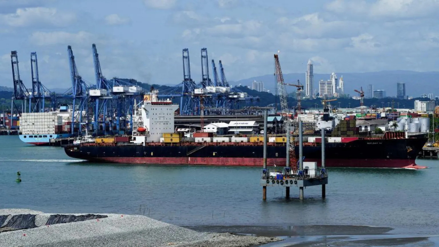 Panama Supreme Court voids port contracts held by Hong Kong firm