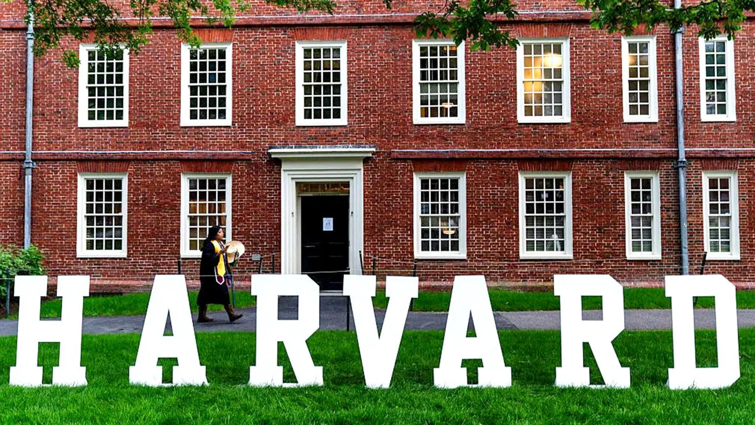 Trump seeks $1bn damages from Harvard amid funding feud