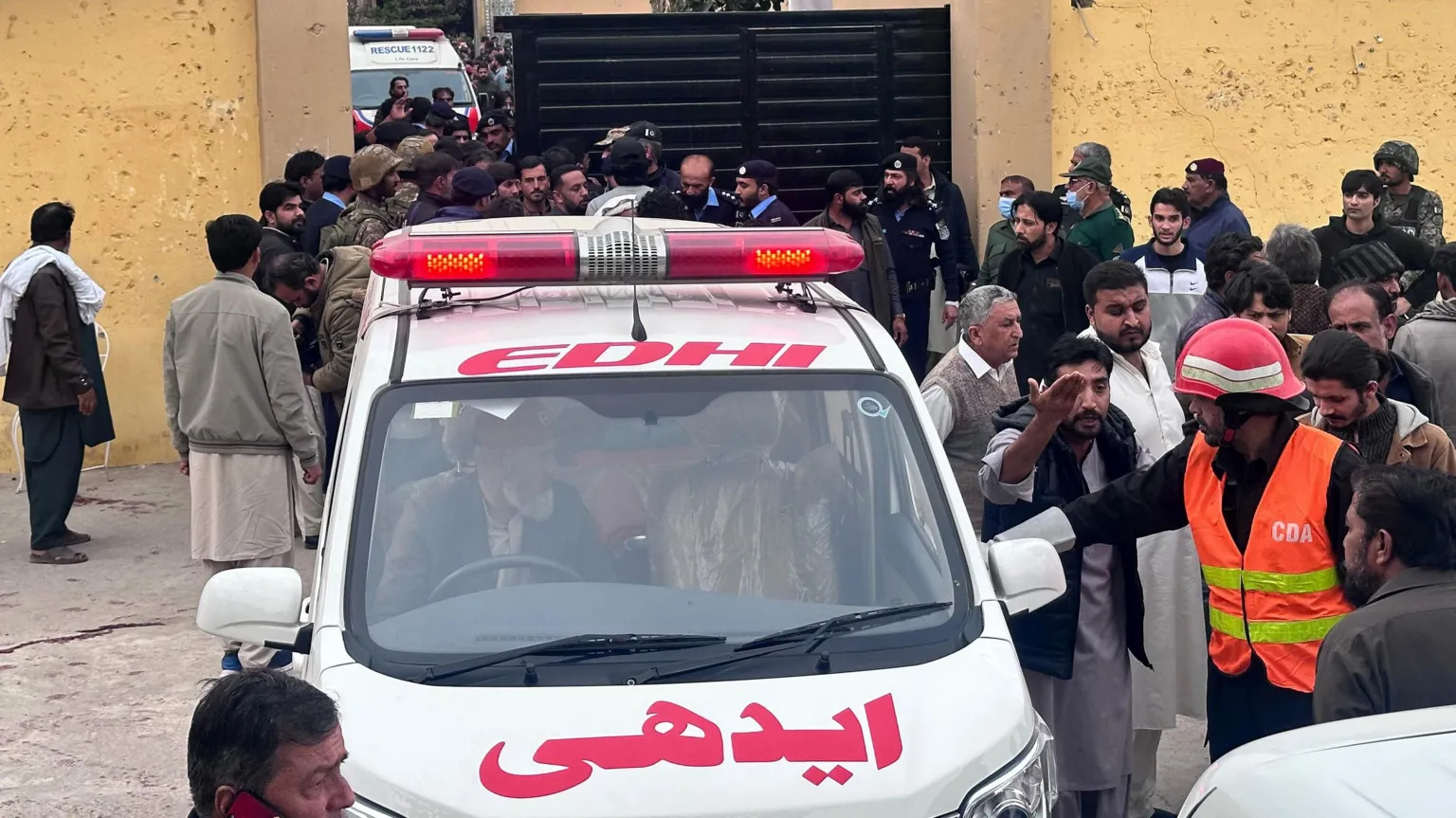 Suicide bombing at Islamabad mosque kills 31 during Friday prayers