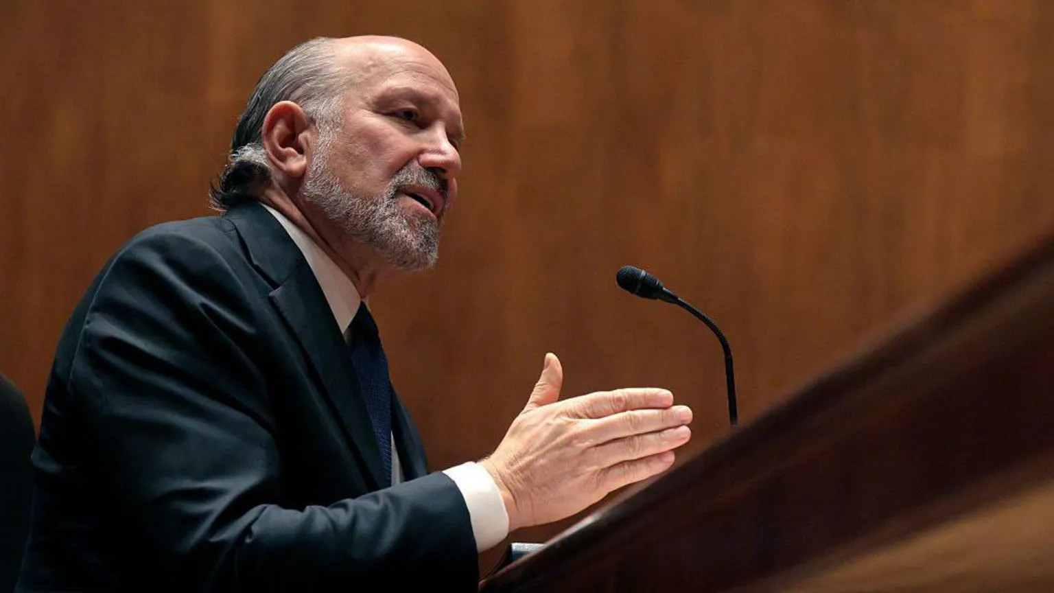 US Commerce Secretary admits 2012 visit to Epstein's island after denying ties