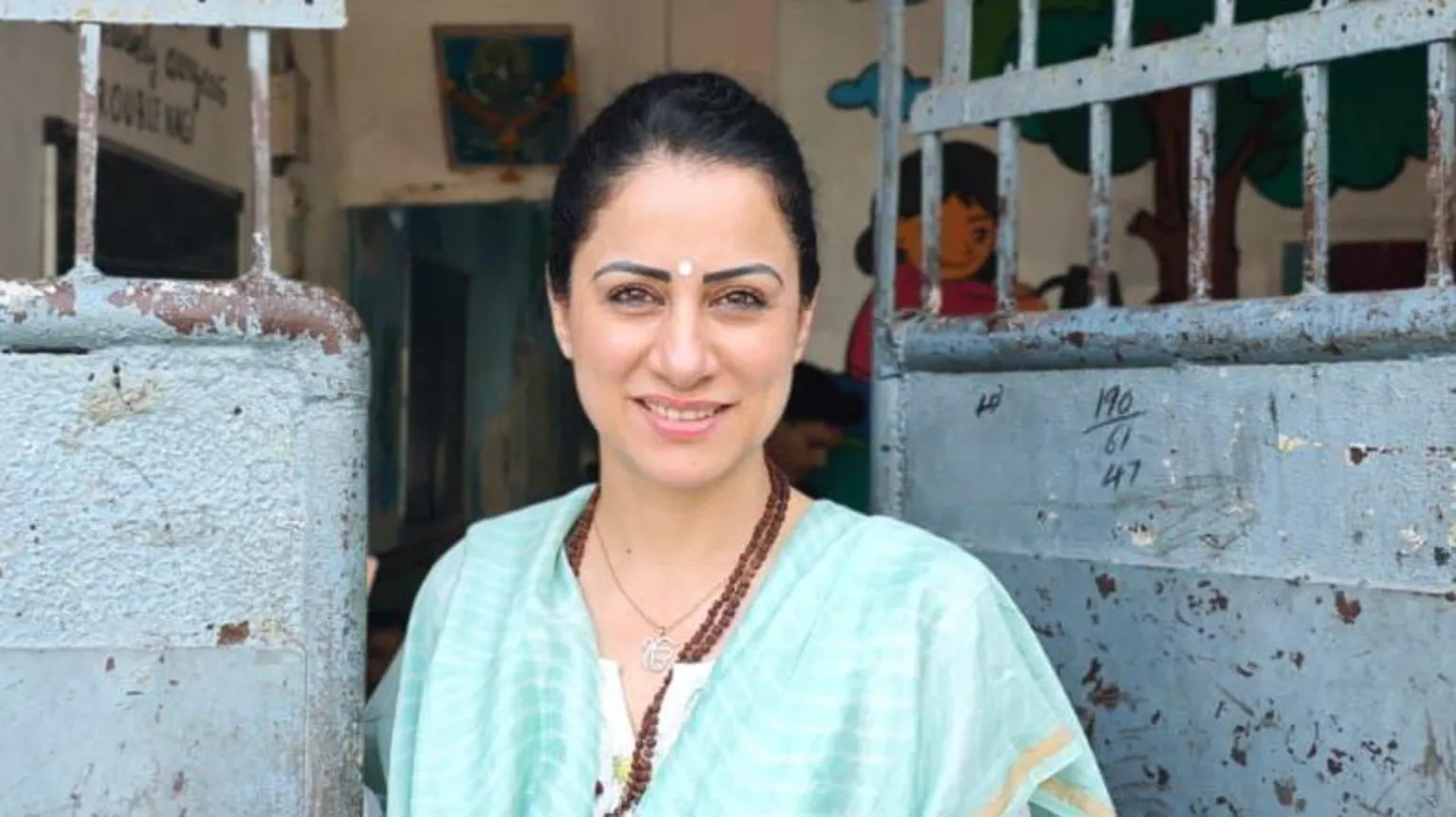 Mumbai artist wins $1m prize for slum education initiative