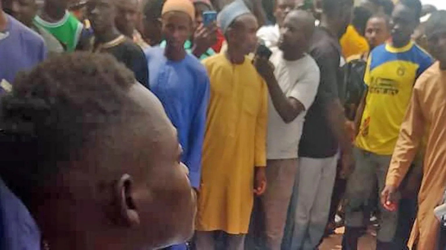 Carbon monoxide leak kills 33 miners in central Nigeria