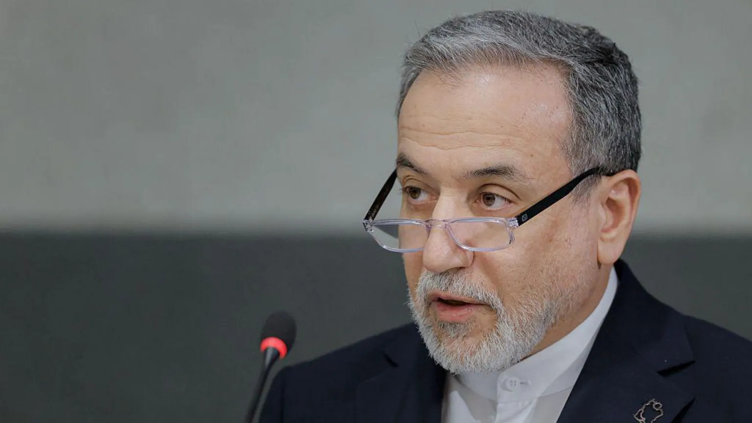 Trump weighs limited military strike on Iran amid stalled nuclear talks