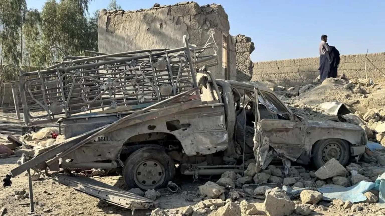 Pakistan conducts air strikes in Afghanistan, Taliban reports civilian casualties