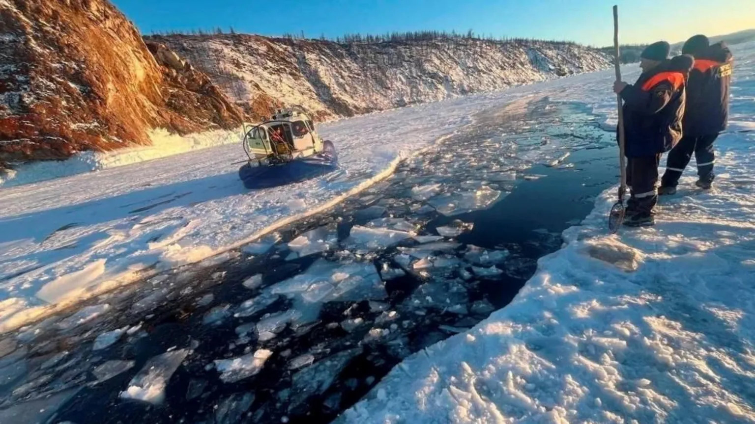 Seven Chinese tourists and Russian driver die in Lake Baikal ice plunge