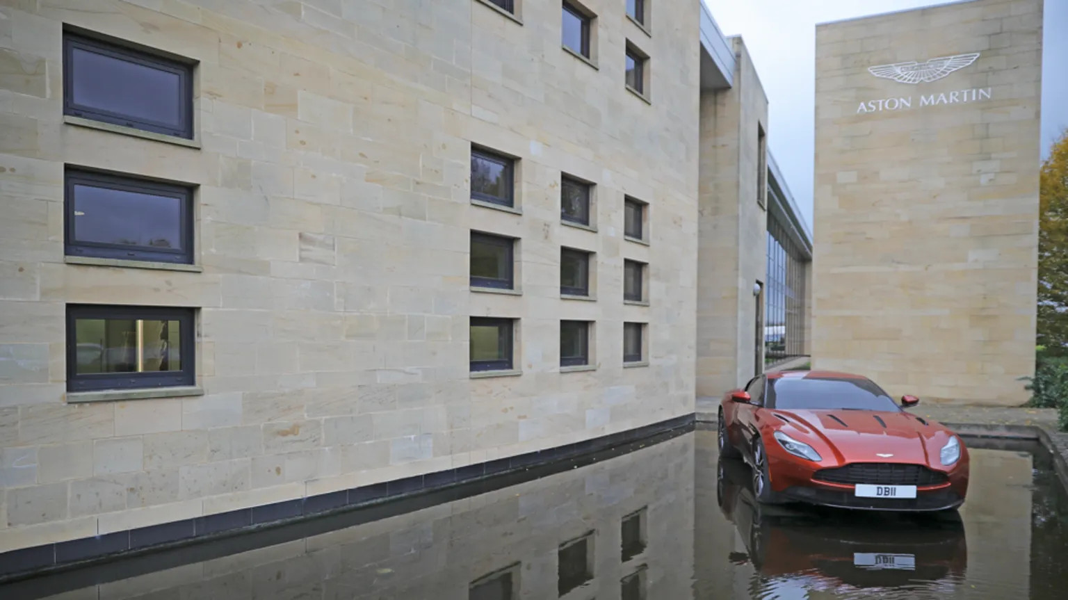 Aston Martin to cut 600 jobs as losses surge to £493m
