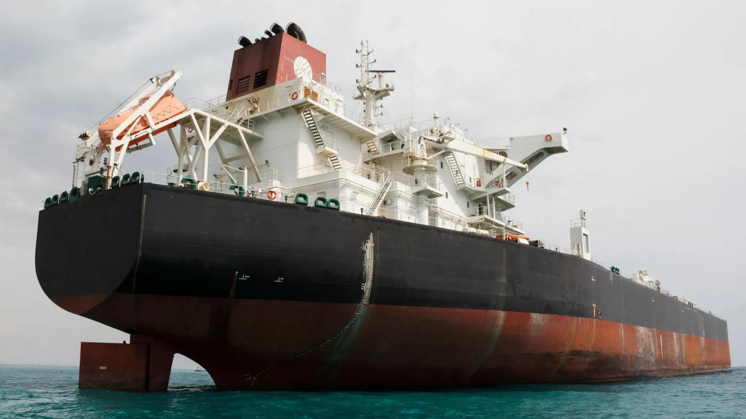 Global markets fluctuate as Middle East conflict disrupts energy supplies