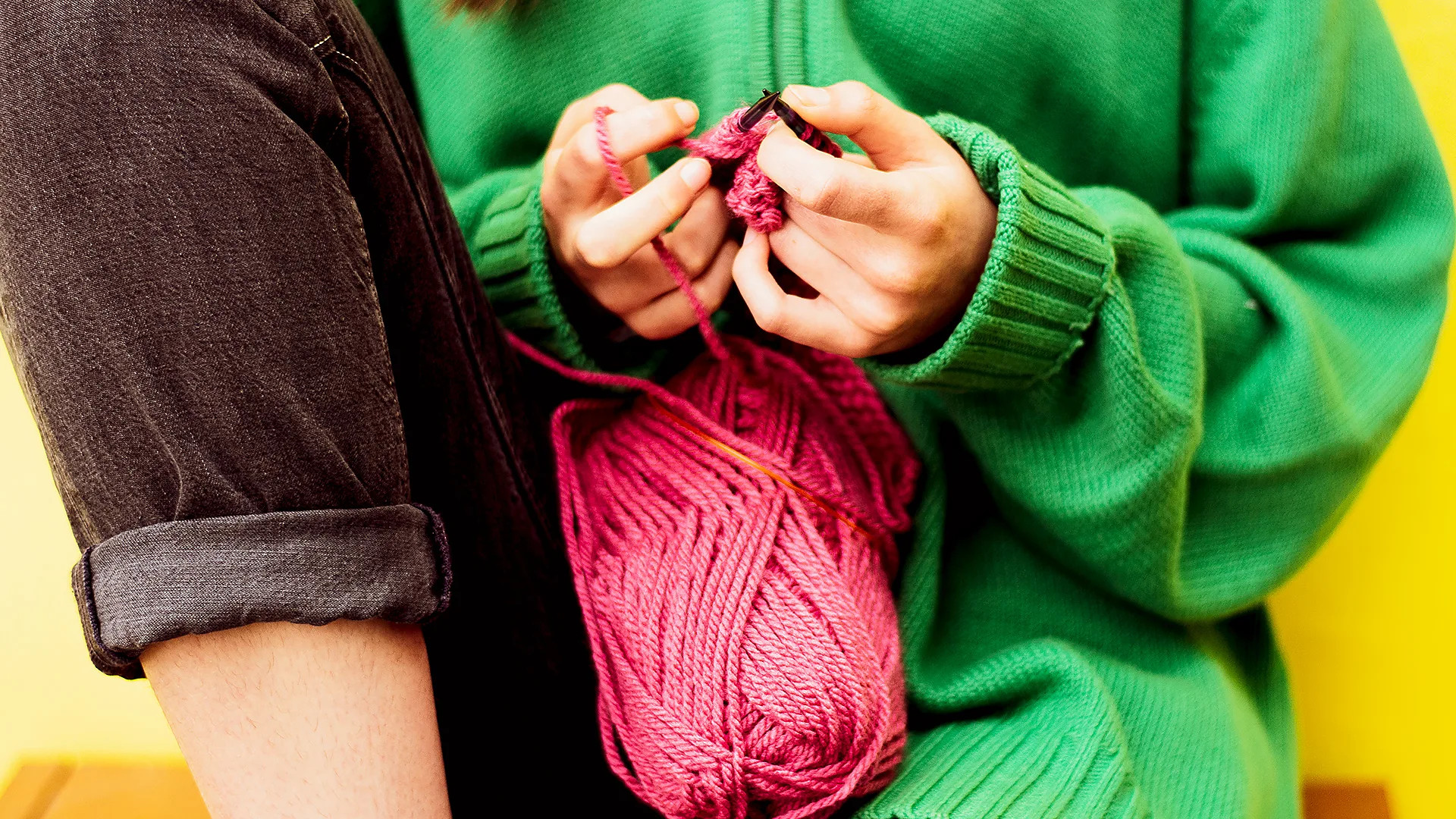 Knitting emerges as low-cost therapy for addiction and compulsive habits