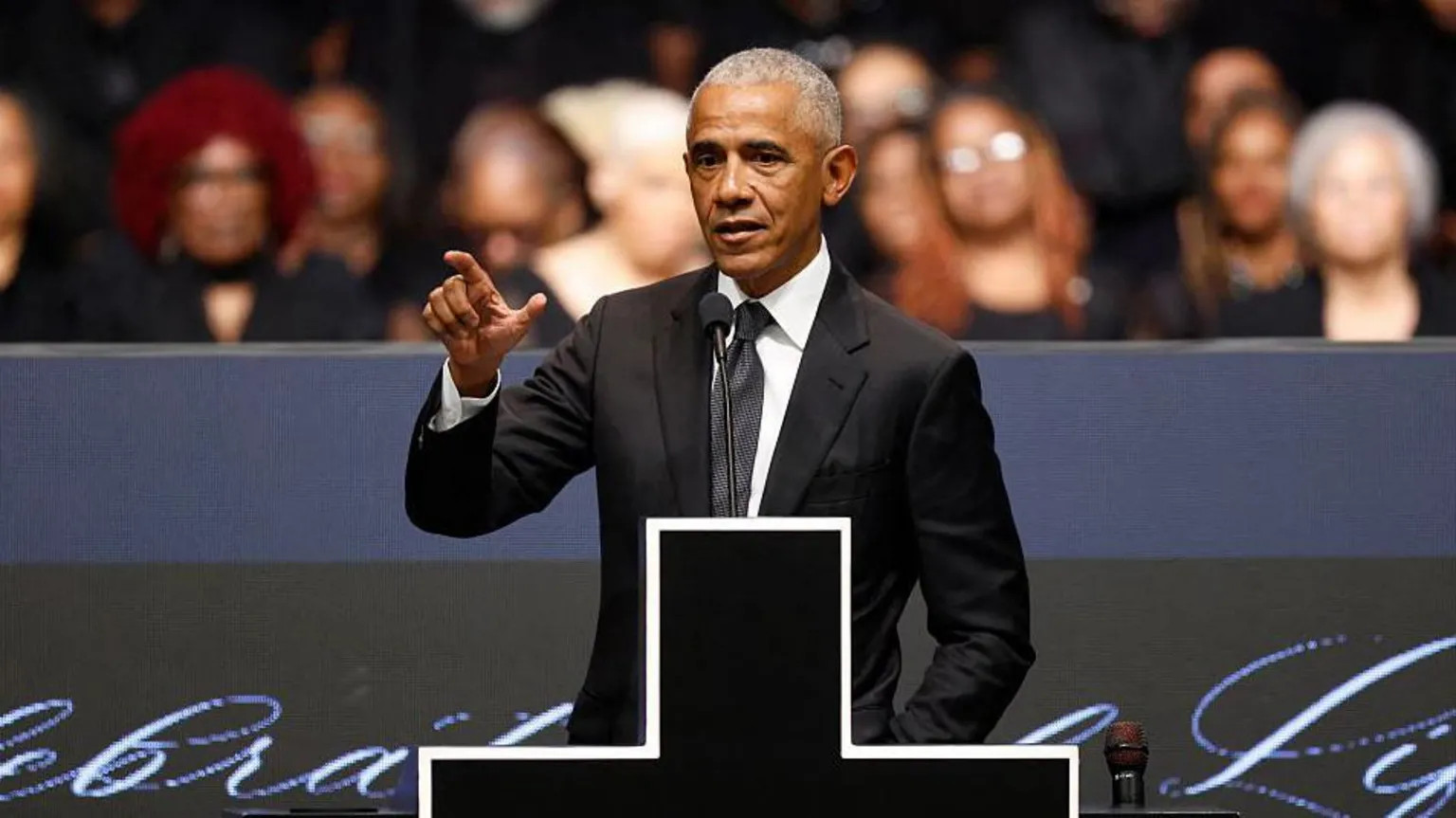 Thousands gather in Chicago to honor civil rights icon Jesse Jackson