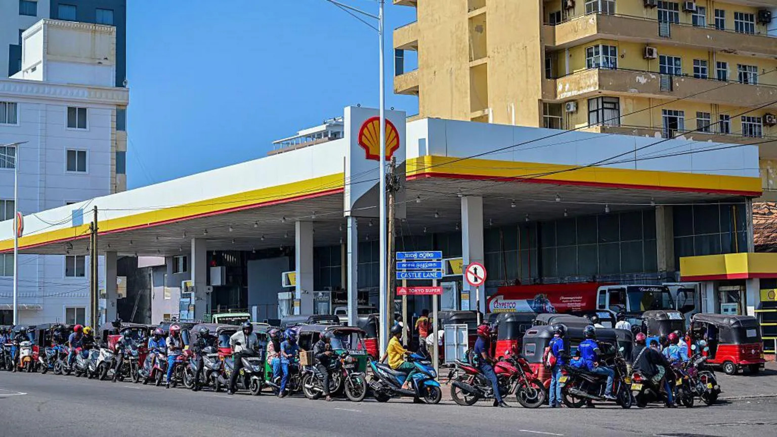 Sri Lanka declares midweek holiday to save fuel amid regional shortages