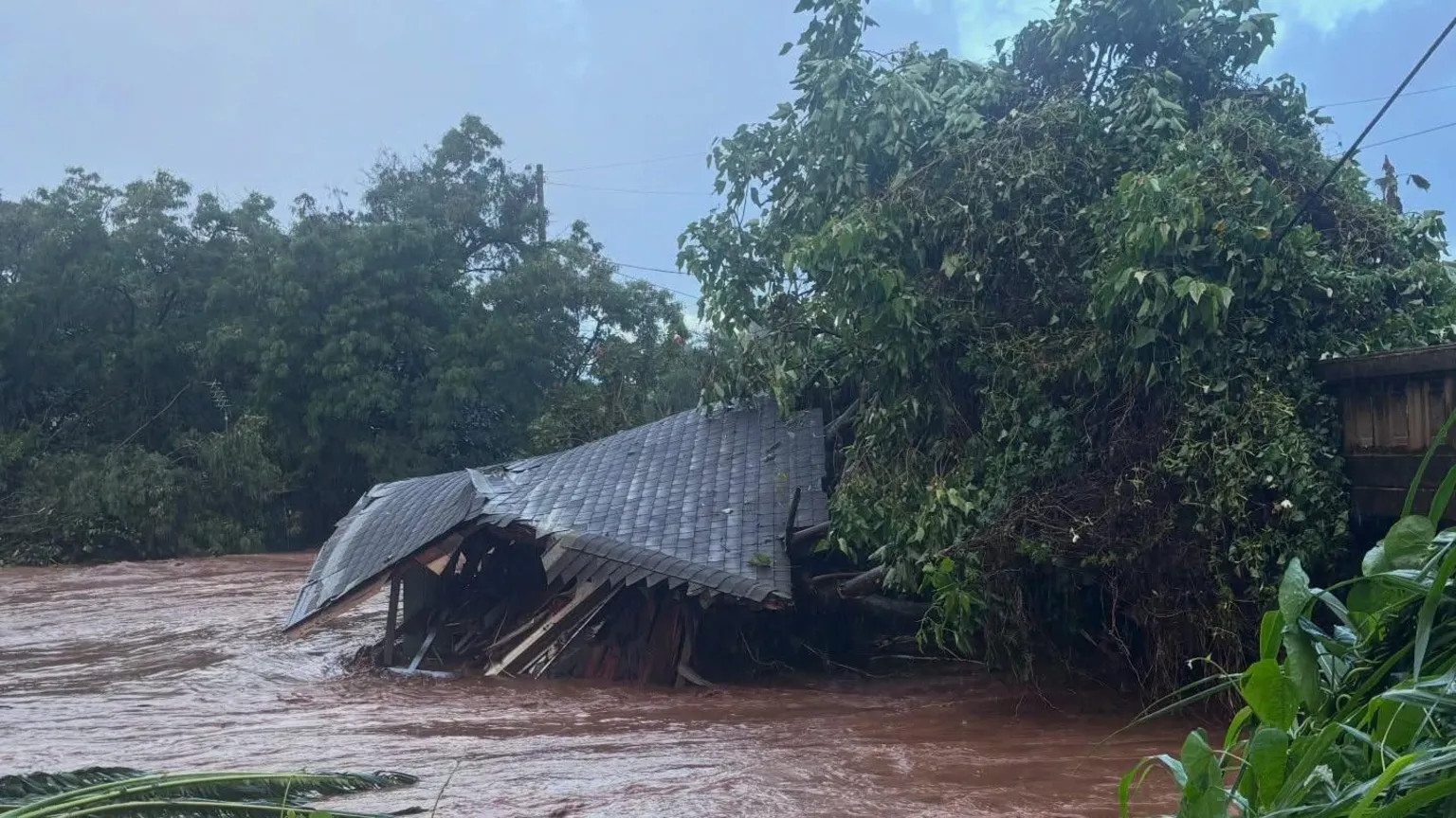 Hawaii braces for severe flooding as storm dumps record rainfall