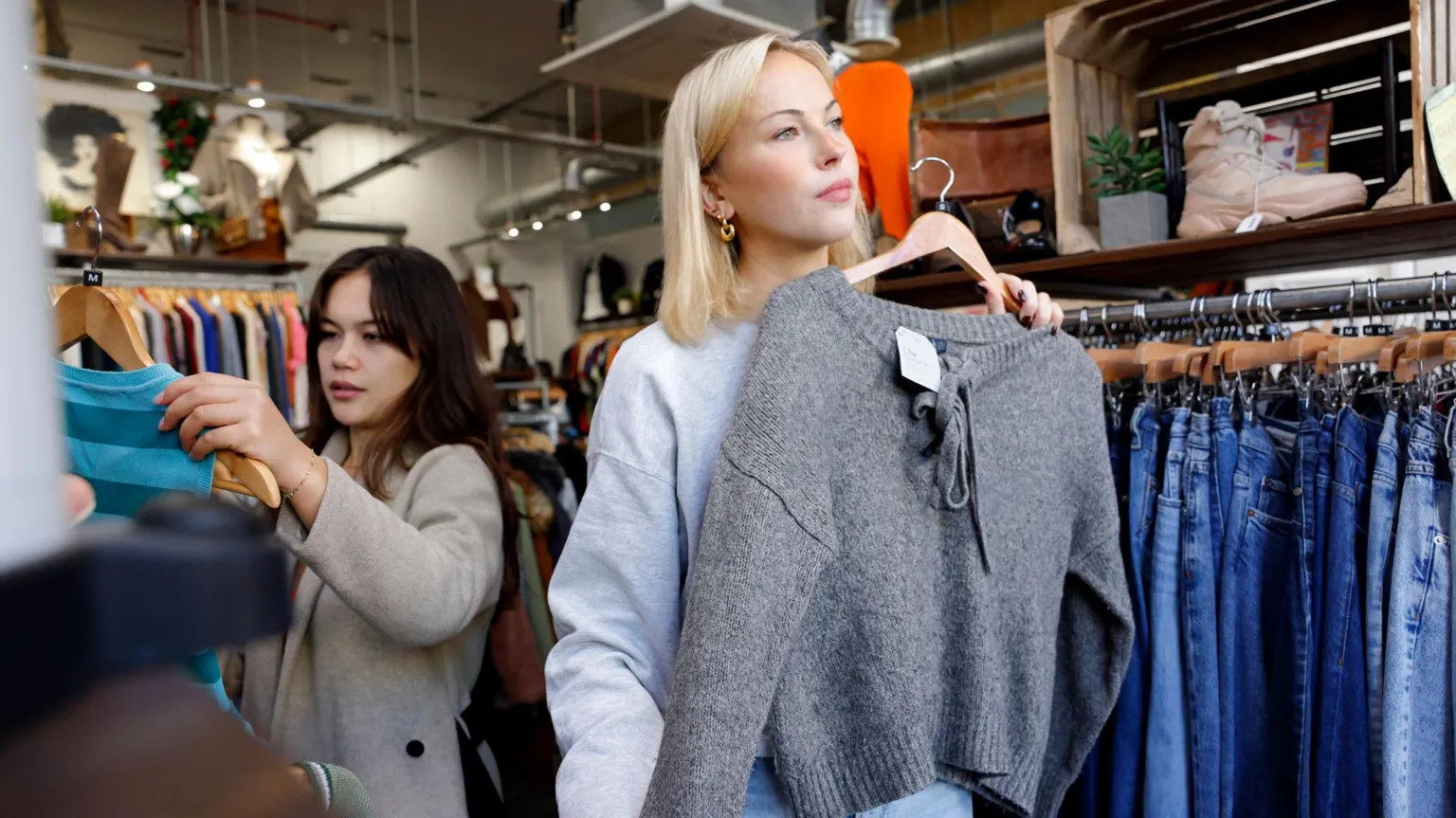 UK inflation holds at 3% as fuel costs rise post-Iran conflict