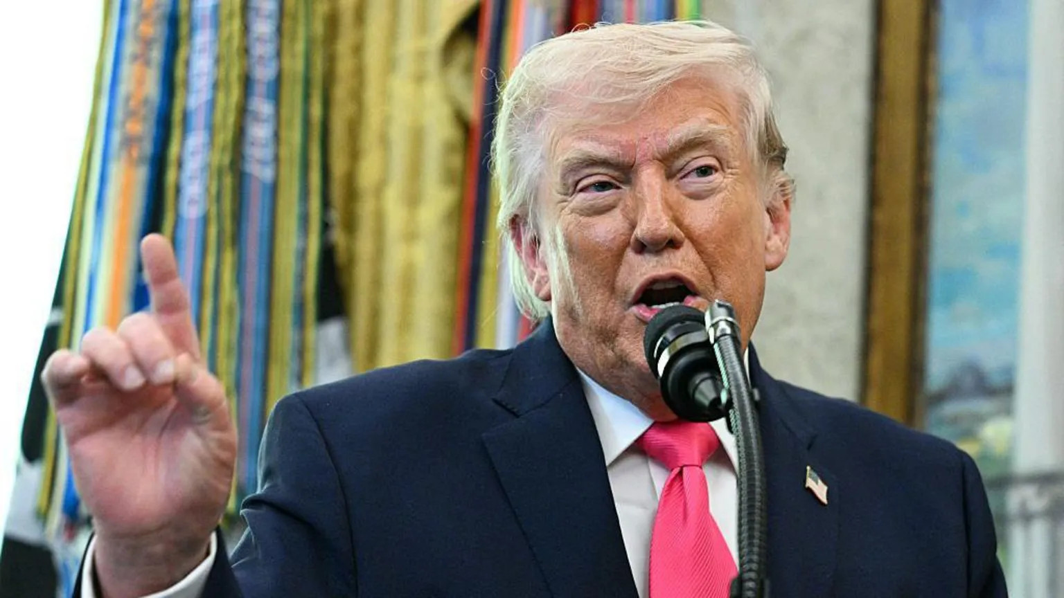 Trump extends Iran attack pause amid mixed signals and military buildup