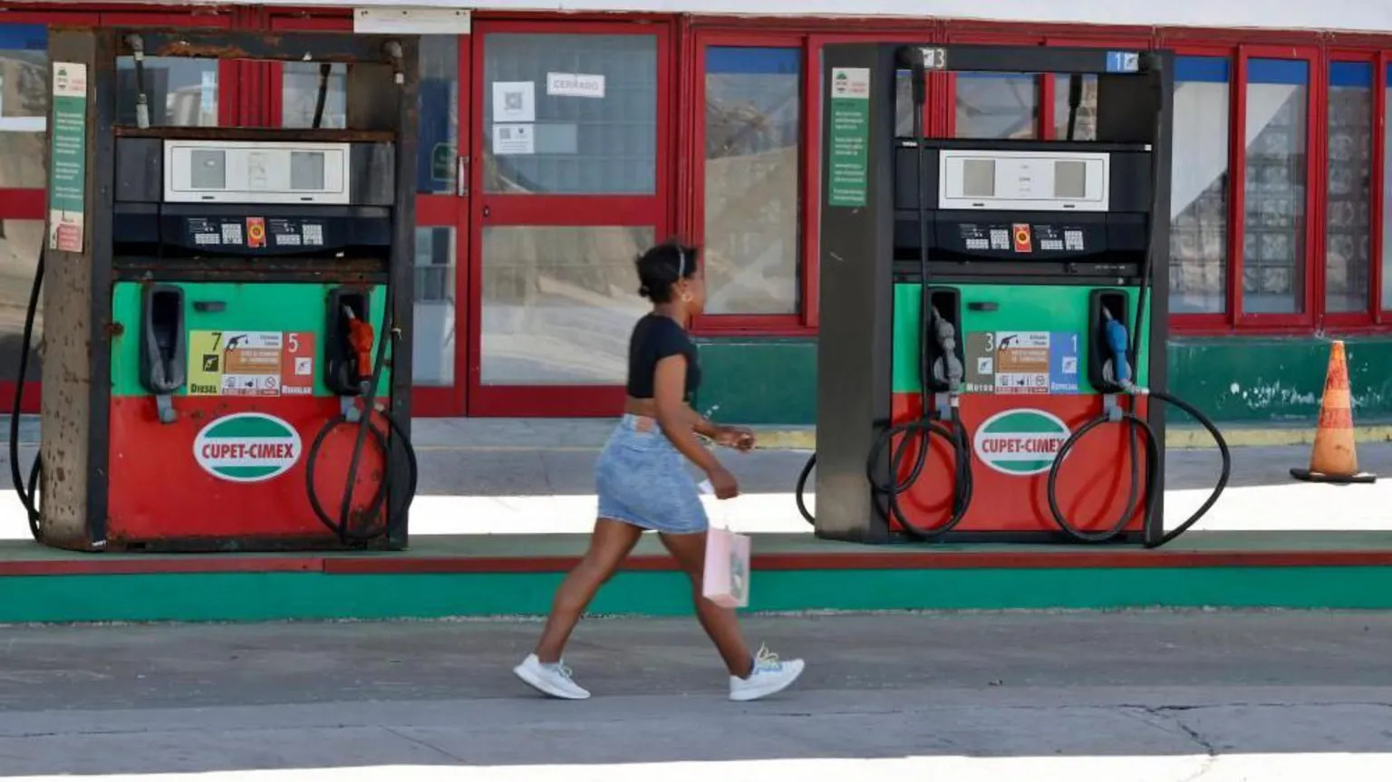 Russian oil tanker reaches Cuba amid US policy shift on fuel blockade