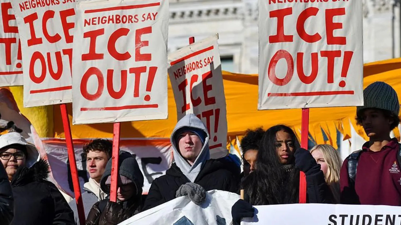 Minneapolis video contradicts ICE account of migrant shooting incident