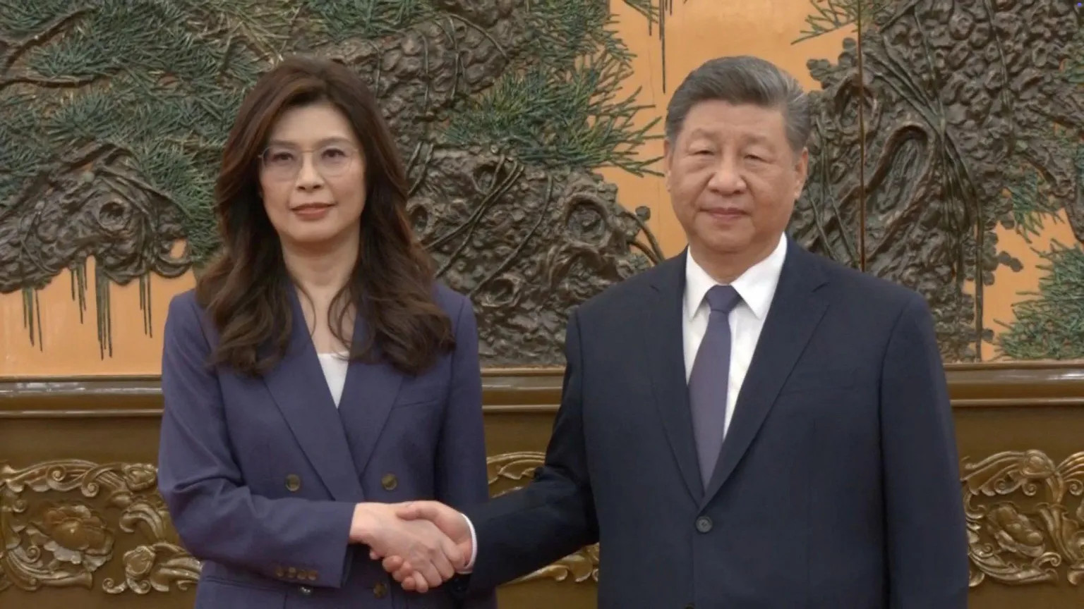 Xi meets Taiwan opposition leader in Beijing to promote cross-strait peace