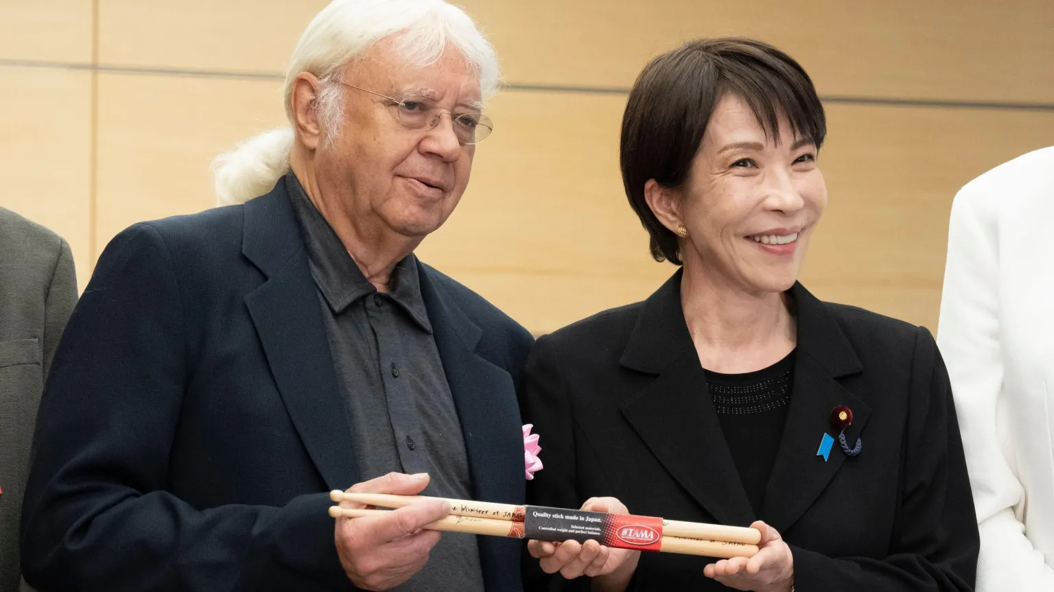 Japanese PM meets Deep Purple, reveals lifelong fandom in Tokyo