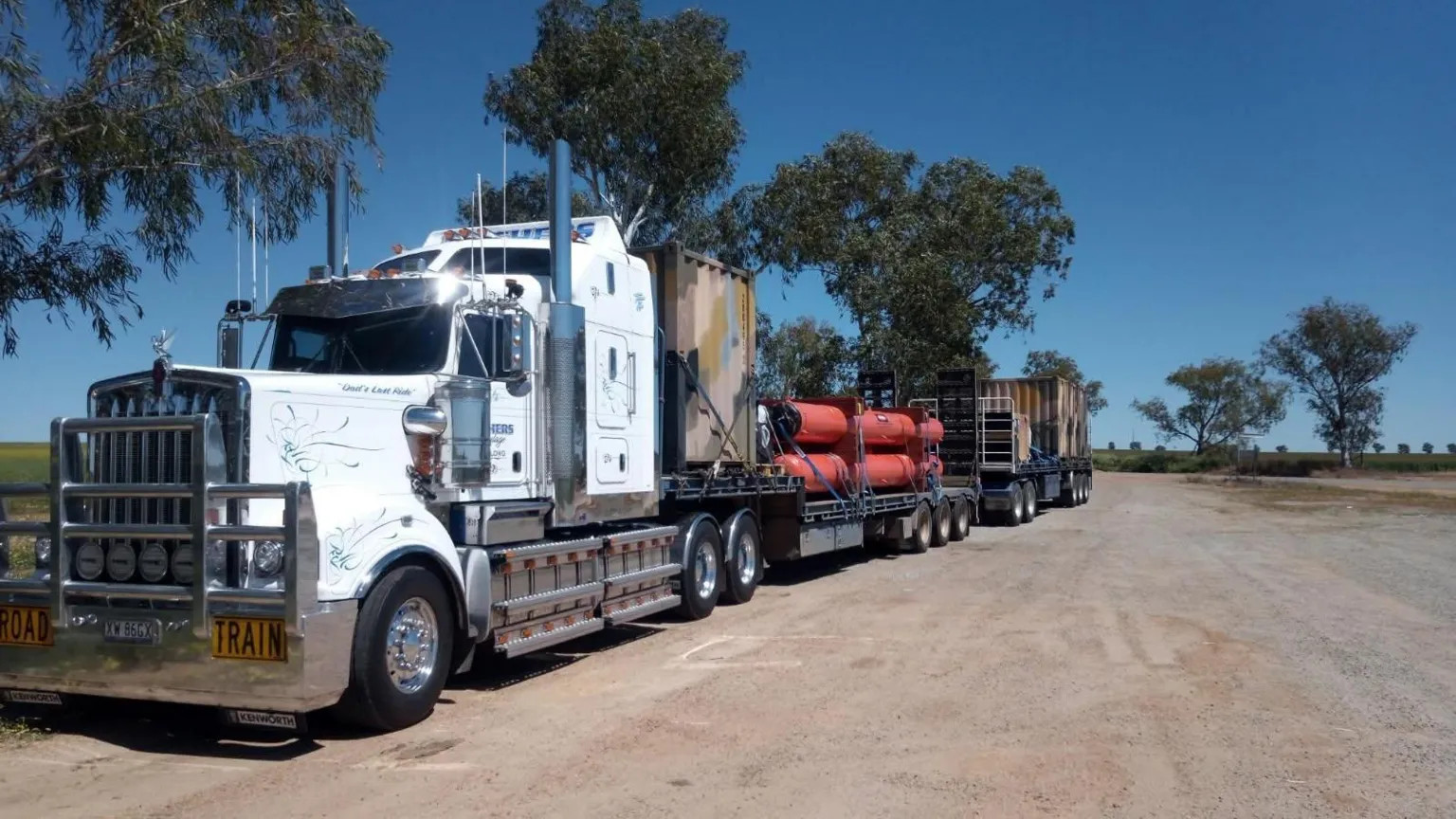 Australia's trucking industry struggles as diesel prices double amid global fuel crisis