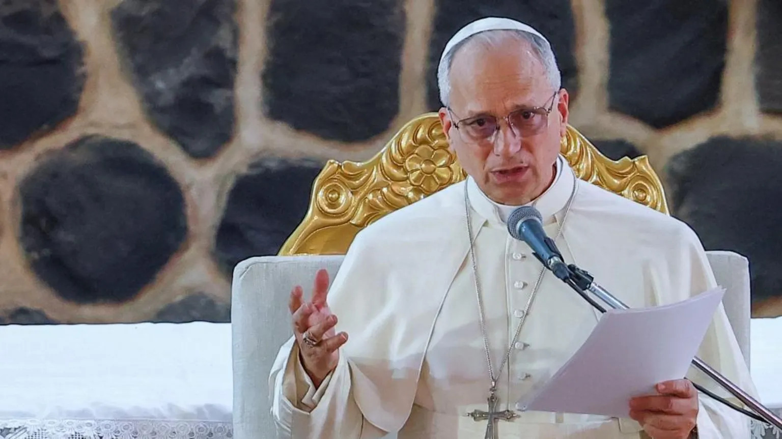 Pope Leo condemns global leaders for prioritising war over peace in Cameroon