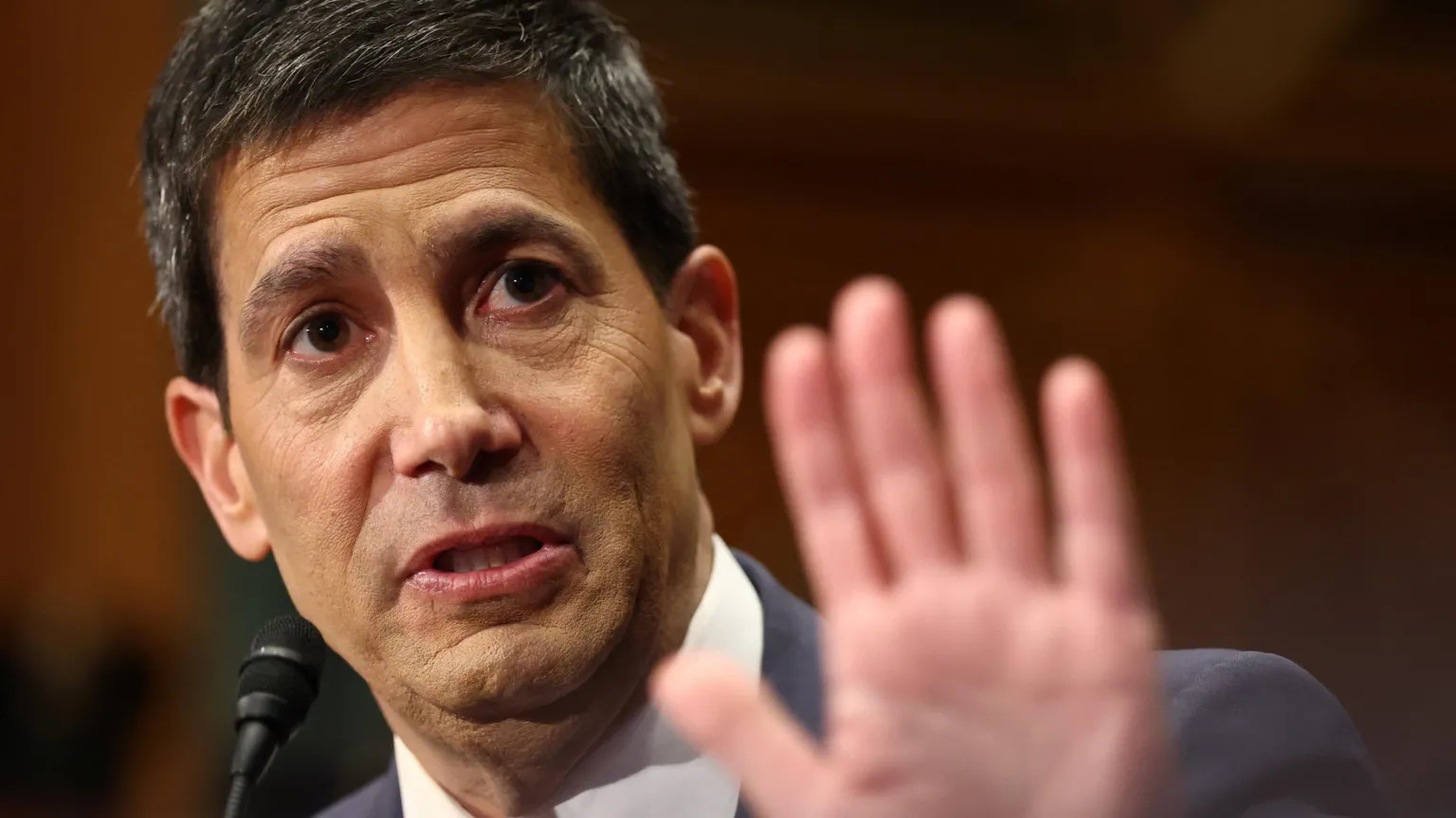 Warsh faces Democratic grilling over Fed independence and Epstein ties