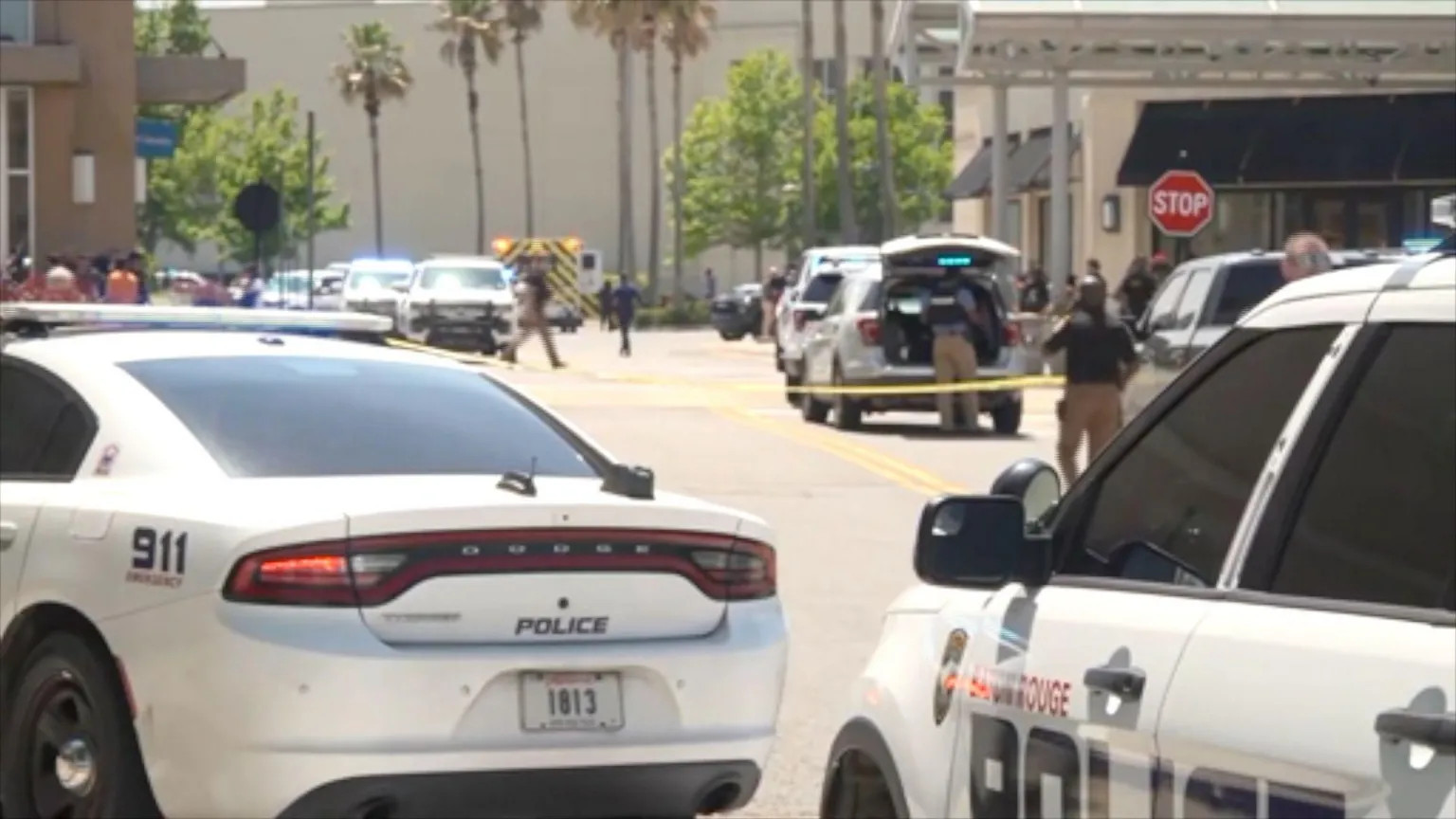 One dead, five injured in shooting at Louisiana shopping mall