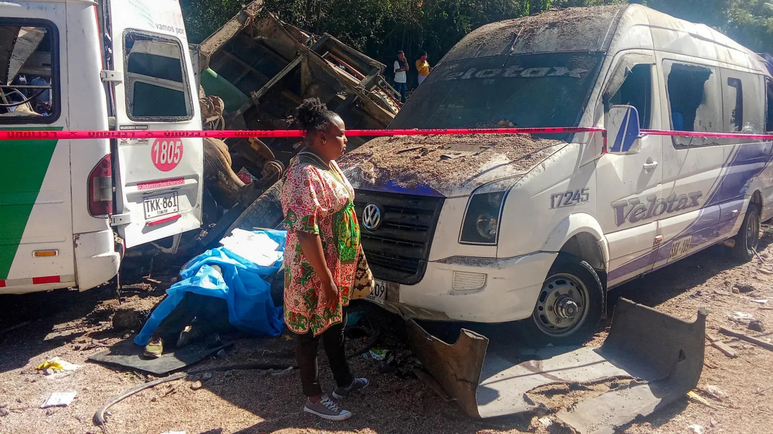 Deadly highway bombing in Colombia kills 14, linked to Farc dissidents