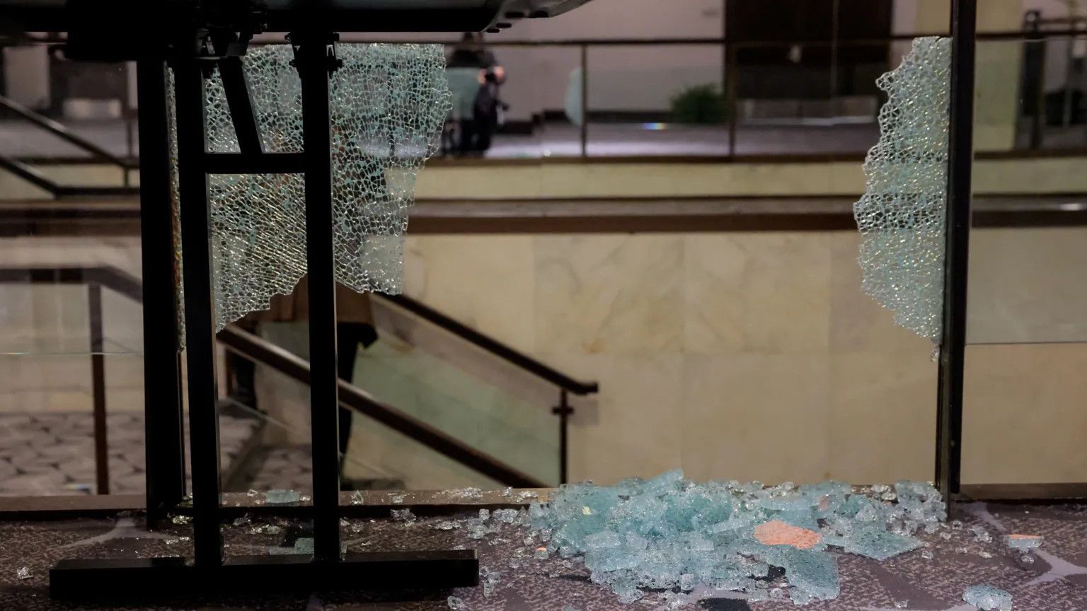 White House shooting sparks fresh debate on presidential security and political rhetoric