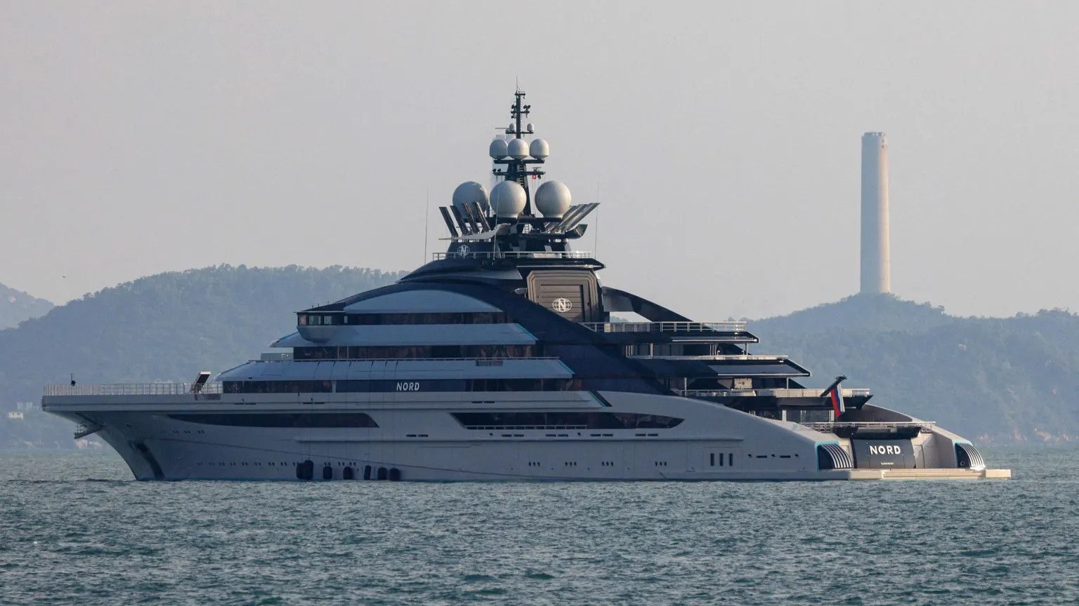 Russian oligarch's superyacht navigates Strait of Hormuz amid blockade