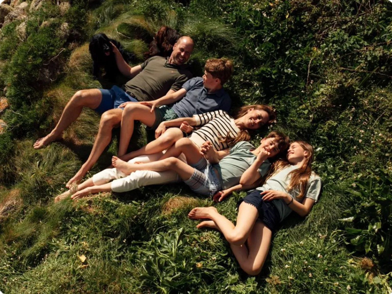 Prince and Princess of Wales release new family portrait on 15th anniversary