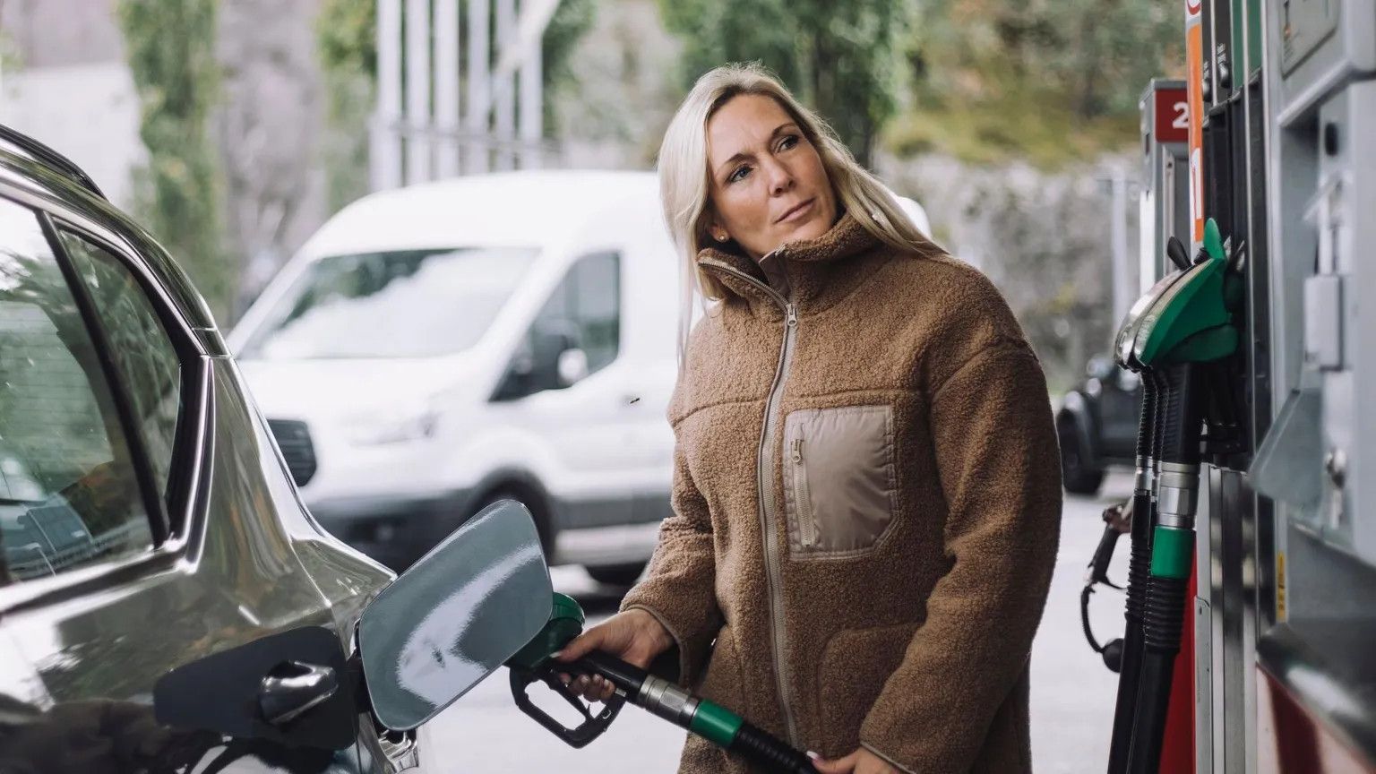 UK fuel prices ease after record surge amid Middle East conflict