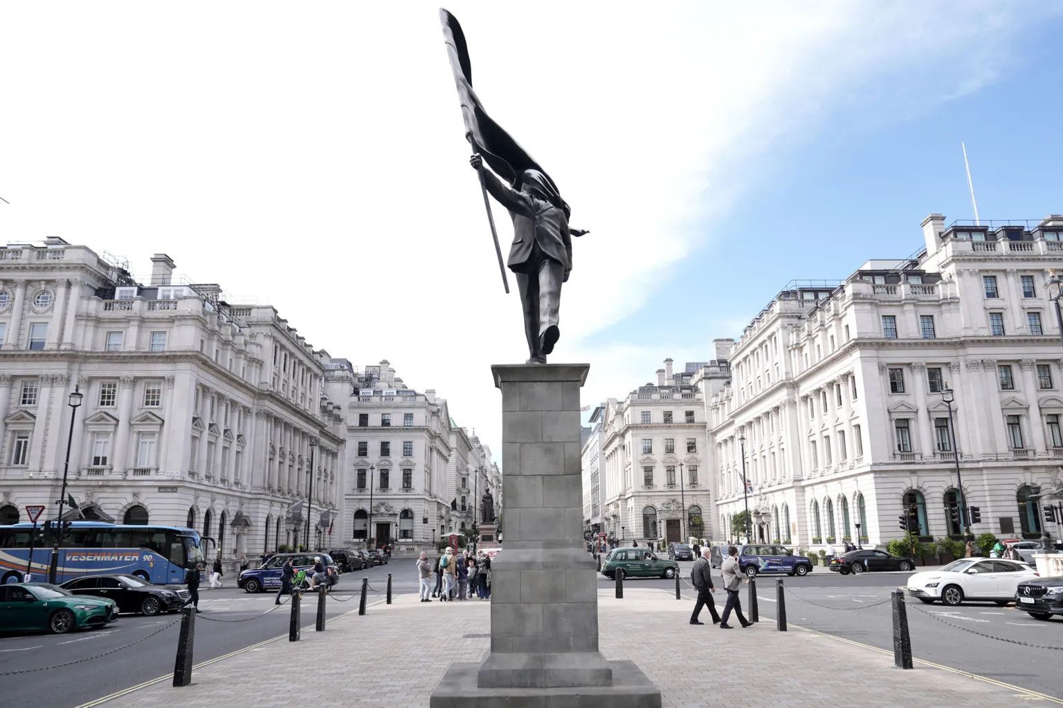 Banksy installs new statue in central London under cover of night